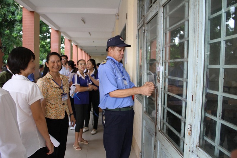 bảo vệ trường học